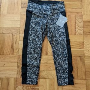 Floral Ditsy Stripe Balance Athleta Capri leggings XS